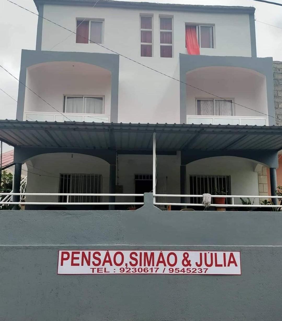 Pensao Simao & Julia Bed and Breakfast Orgaos Exteriör bild